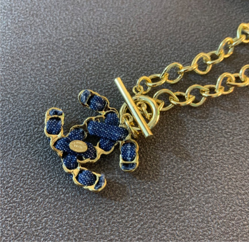 New Chanel woman necklace
